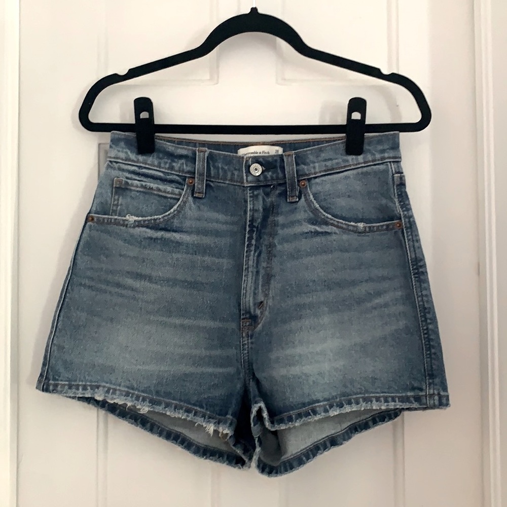 Abercrombie Curve Love Ultra High Rise Mom Short